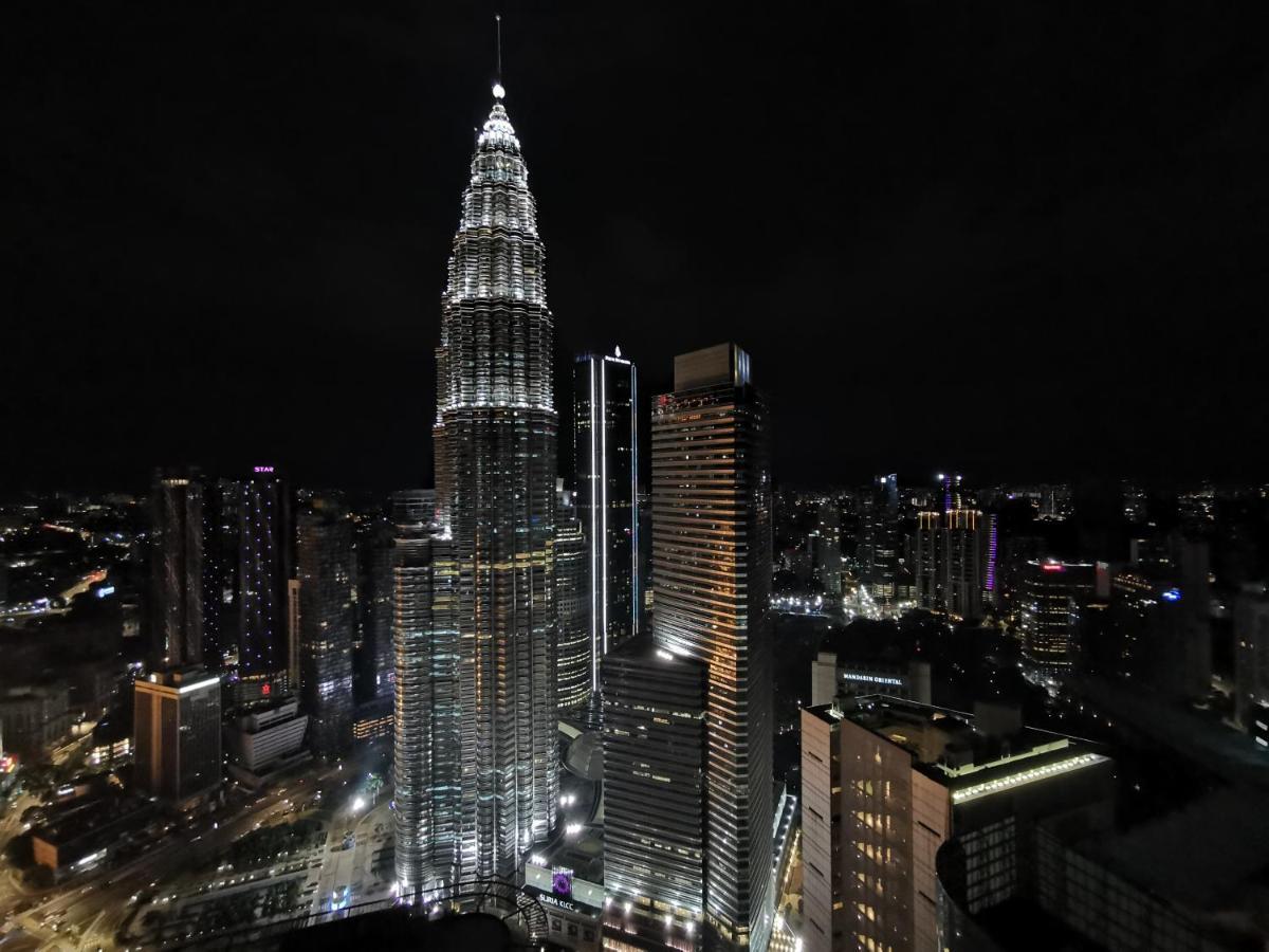 Sky Suites Klcc By Autumn Suites Premium Stay Куала Лумпур Екстериор снимка