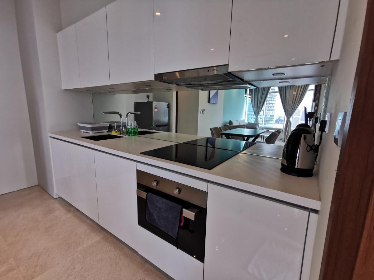 Sky Suites Klcc By Autumn Suites Premium Stay Куала Лумпур Екстериор снимка