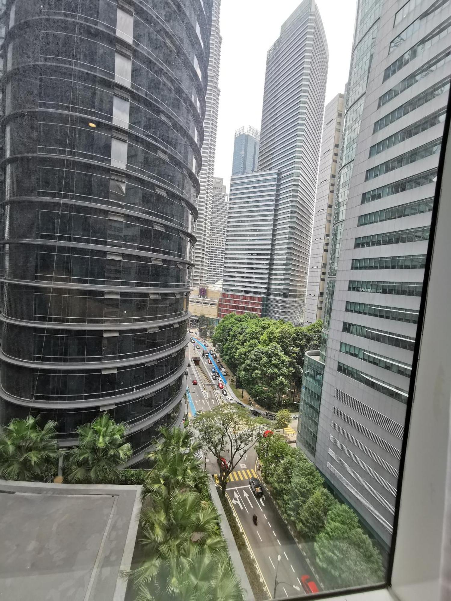 Sky Suites Klcc By Autumn Suites Premium Stay Куала Лумпур Стая снимка